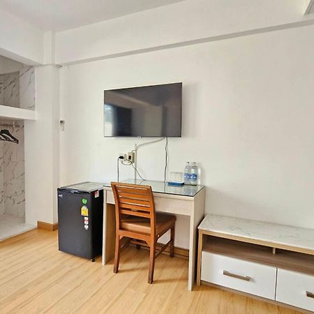 Crown Bts Nana Hotel Банкок Екстериор снимка