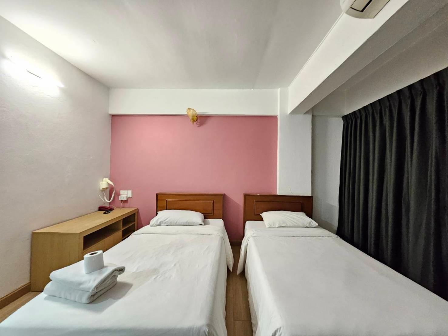Crown Bts Nana Hotel Банкок Екстериор снимка