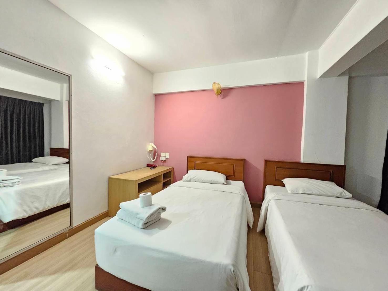 Crown Bts Nana Hotel Банкок Екстериор снимка