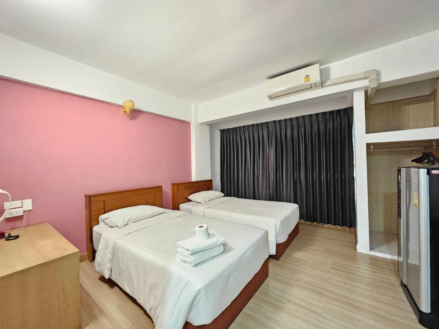 Crown Bts Nana Hotel Банкок Екстериор снимка