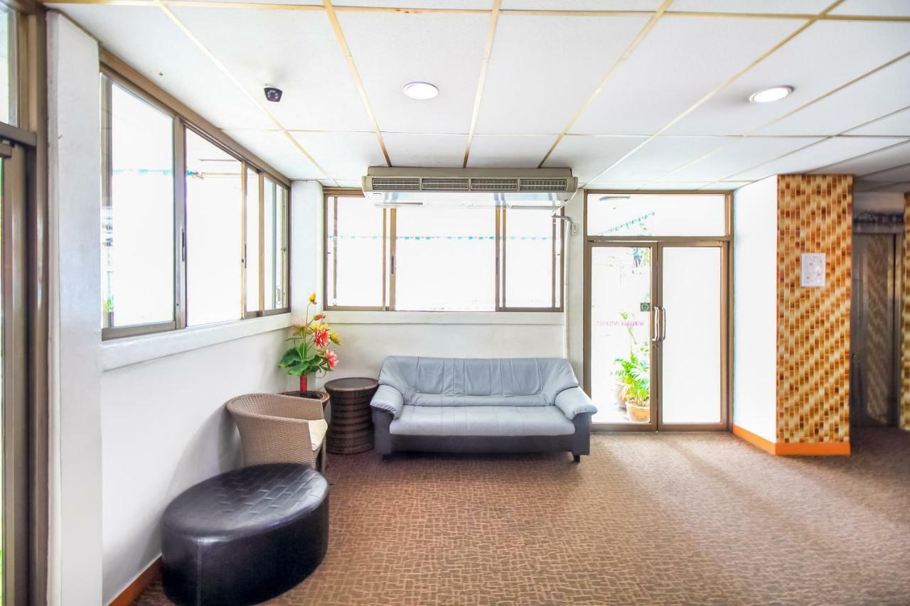Crown Bts Nana Hotel Банкок Екстериор снимка