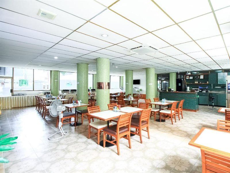 Crown Bts Nana Hotel Банкок Екстериор снимка